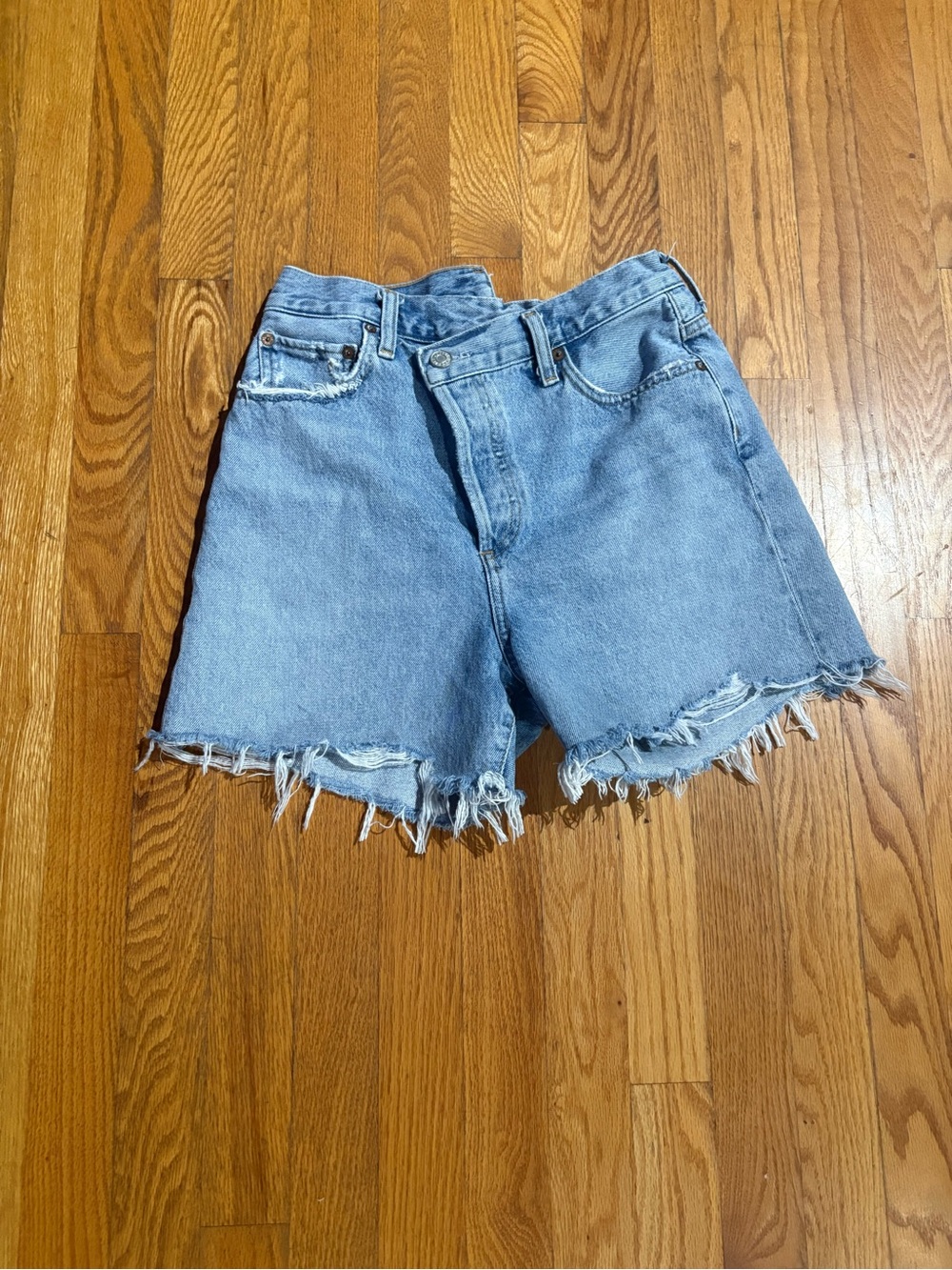 Agolde Criss Cross Jean Shorts in size 25 - Picture 3 of 11